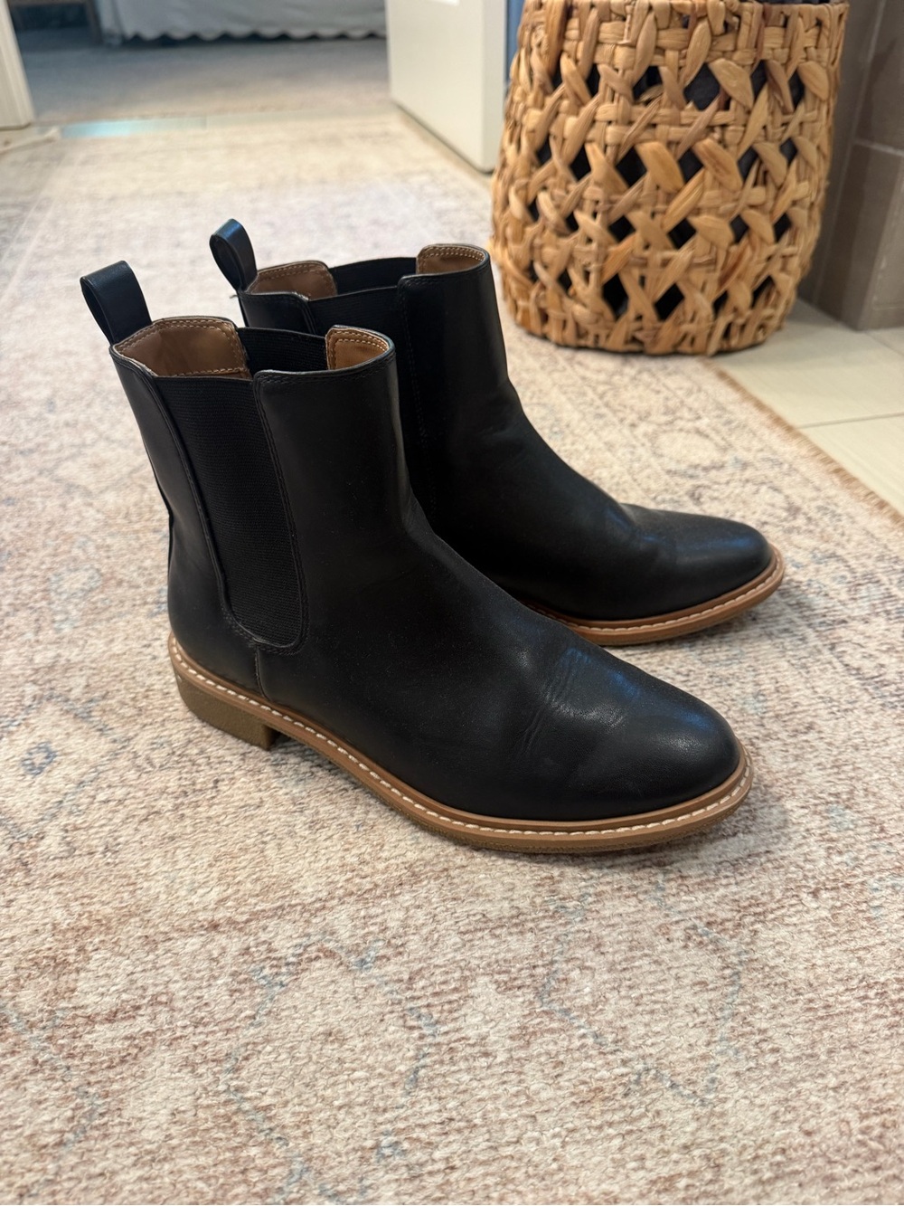 Universal Thread Black Leather Chelsea Ankle Boots with Tan Sole